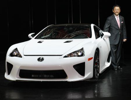 Toyota Motor Corp President Akio Toyoda speaks during the unveiling of the Lexus LF-A super sports car at the 41st Tokyo Motor Show in Chiba, east of Tokyo October 21, 2009.(Xinhua/Reuters Photo)