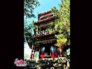 Chengde is a prefecture-level city in Hebei province,China, situated northeast of Beijing. It is best known as the site of the Mountain Resort, a vast imperial garden formerly used by the emperors of the Qing Dynasty. The urban center has around 450,000 people as of 2009. [Photo by Jia Yunlong]