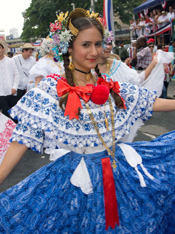 A girl performs during the Panama Independence Day celebration in Panama City, capital of Panama, on Nov. 3, 2009. Panama celebrated its 106th independence anniversary on Tuesday. (Xinhua/Wang Pei)