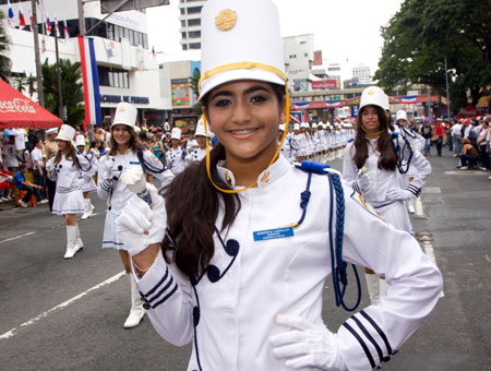 Students walk on the street during the Panama Independence Day celebration in Panama City, capital of Panama, on Nov. 3, 2009. (Xinhua/Wang Pei)