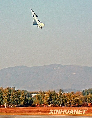 Shown in the picture taken on October 31 is a scene of a J-10 fighter in training. 