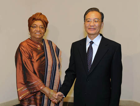  Chinese Premier Wen Jiabao (R) meets with Liberian President Ellen Johnson Sirleaf in Sharm el-Sheikh, Egypt, on Nov. 7, 2009. 