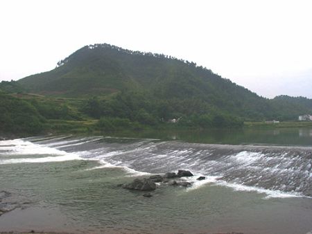 Yuliang Dam is the unique well-preserved overflow stone dam in China. It was built by laying well fitted solid stones to tame the river.