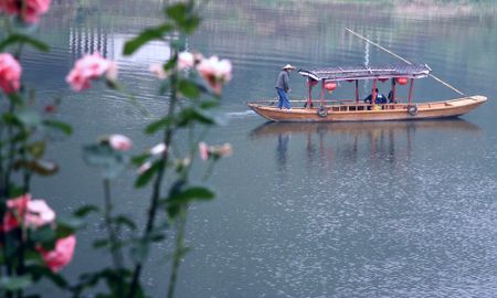 Yuliang Dam is the unique well-preserved overflow stone dam in China. It was built by laying well fitted solid stones to tame the river.