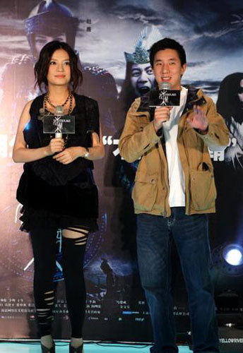 Cast members Vicky Zhao (L) and Jaycee Chan attend a press conference in Beijing on Monday, November 9, 2009, to warm up for the release of 'Mulan.' 