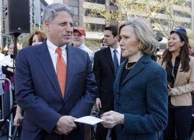 Sesame Street creator Joan Ganz Cooney (R) stands with Gary E. Knell, the President and CEO of Sesame Workshop, during a 40th anniversary street naming celebration in New York, November 9, 2009. [Shannon Stapleton/REUTERS]