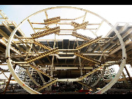 With the progress of construction, pavilions at Shanghai 2010 World Expo in various shapes are unveiled in succession. It is reported that the whole park will be basically completed at the end of this year.[sina.com.cn]