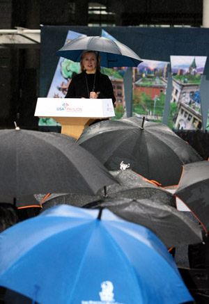 U.S. Secretary of State Hilary Clinton delivers a speech during her visit to the USA pavilion for the 2010 Shanghai World Expo in Shanghai, Nov. 16, 2009. [Xinhua]