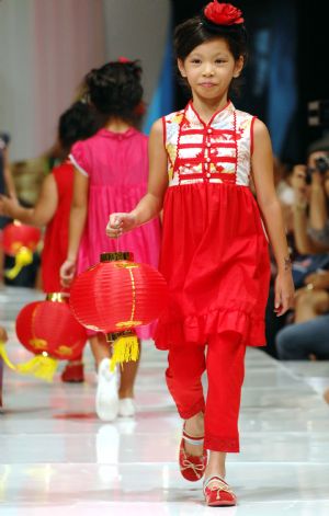 A girl presents a creation during the Jakarta Fashion Week in Indonesia's capital, Nov. 15, 2009. [Xinhua]