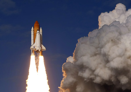 Space shuttle Atlantis lifts off from pad 39-A, Monday, Nov. 16, 2009, at the Kennedy Space Center in Cape Canaveral, Fla. Atlantis and its six member crew are heading for an 11-day mission to the international space station. [Xinhua/Reuters]