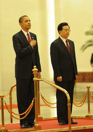 Chinese President Hu Jintao holds a welcome ceremony for visiting U.S. President Barack Obama at the Great Hall of the People in Beijing on Nov. 17, 2009.[Li Tao/Xinhua]