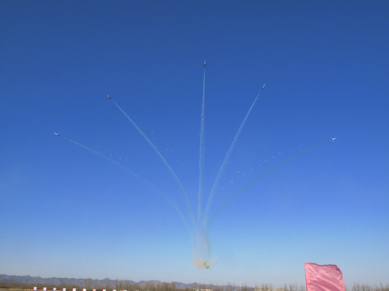 Photo taken on November 15 shows a group of J-7GB air fighters perform during an air force show in Beijing Shahe airport. [Jiang Yiping/China.org.cn]