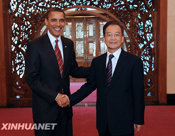 Chinese Premier Wen Jiabao meets visiting U.S. President Barack Obama at Diaoyutai State Guesthouse in Beijing on Nov. 18, 2009. [Yao Dawei/Xinhua]