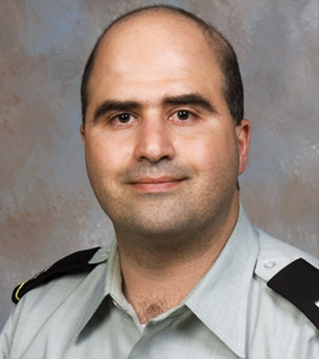 Nidal Malik Hasan, the suspect in last week's mass shooting incident at Fort Hood army base, Tex., is now conscious and began to talk, U.S. authorities said on Monday.