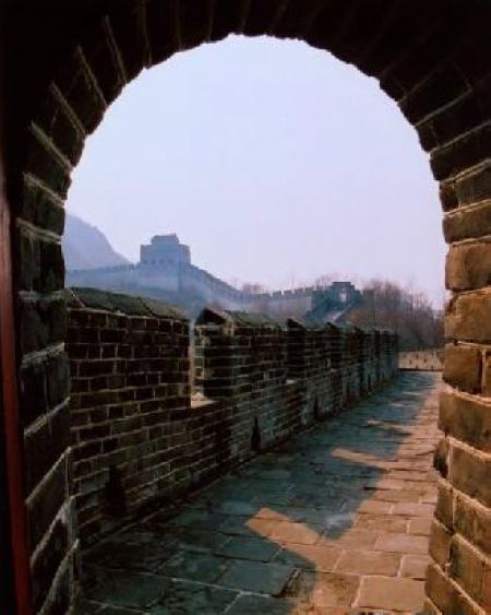 Dandong Hushan Great Wall was built during the Ming Dynasty and is located in Kuandian Manchu Autonomous county, about 40 kilometers from Dandong City, with the Yalu River to the south and the Yuan River to the west. 