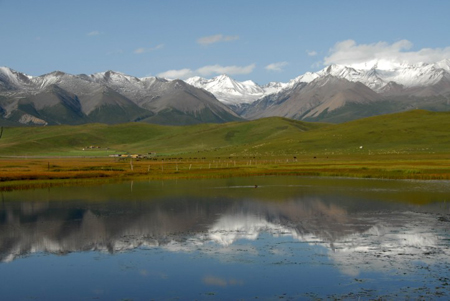 Photo shows a view of the Lake Luanhaizi in Menyuan county, Haibei Tibetan Autonomous Prefecture, Qinghai Province. (Photo: Global Times) 