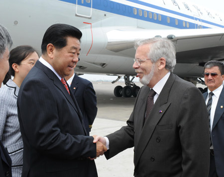 China's top political advisor Jia Qinglin arrived in Lima on Sunday, kicking off his official good-will visit to this South American country.