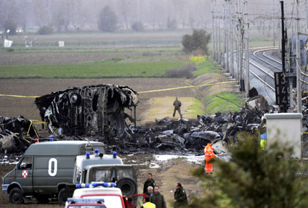 Five people were killed in a plane crash near Pisa airport in northwestern Italy, the country's air force said on Monday.