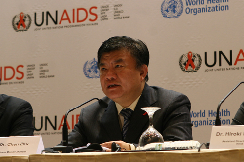 Health Minister of China Chen Zhu takes questions during the press conference.[China.org.cn]