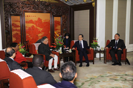 Chinese Premier Wen Jiabao (2nd, R) meets with representatives from India, South Africa, Brazil and the G77 group of developing nations, who are here for consultations with China on climate change issues, in Beijing, China, Nov. 27, 2009.