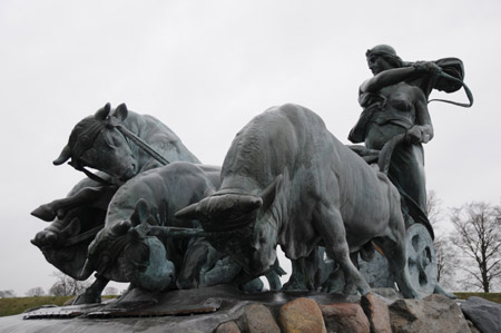 Photo taken on Nov. 22, 2009 shows the Gefion Fountain in Copenhagen, capital of Denmark. The United Nations climate summit is scheduled from Dec. 7 to Dec. 18 in Copenhagen. (Xinhua/Zhao Changchun)