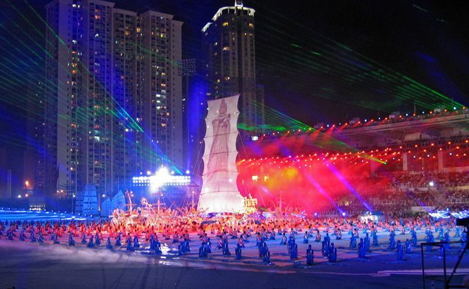 The opening ceremony of 4th East Asian Games is held in Macao. The games opened on Oct. 29, 2005.