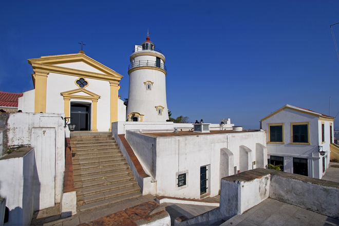 The Guia Lighthouse (Farol da Guia) has been standing on the peak of Guia Hill for over 140 years. It is the first modern lighthouse on the Chinese coast and the oldest in the Far East.