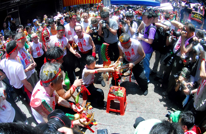 The Feast of the Drunken Dragon is an extraordinary festival compared to the other Chinese festivals in Macao. Performers learn drunken dances from a very young age.