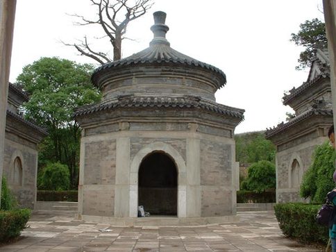 A stone pavilion at the tomb of Tian Yi [file photo] 