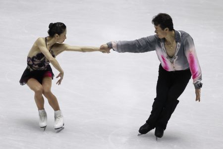 China&apos;s Shen Xue(L)/Zhao Hongbo perform during pairs short program competition of 2009-2010 ISU World Figure Skating Grand Prix Final in Tokyo, capital of Japan, December 3, 2009. Shen/Zhao ranked the first with a total of 75.36 points.