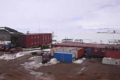 The picture taken on December 6, 2009 shows China&apos;s Zhongshan Station in eastern Antarctica. [Xinhua]