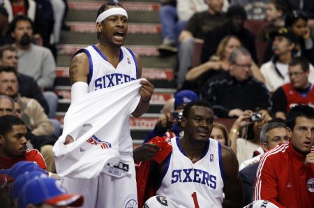 Philadelphia 76ers guard Allen Iverson (3) shouts to teammates while playing against the Denver Nuggets during the first quarter of their NBA basketball game in Philadelphia, Pennsylvania, December 7, 2009. [Xinhua/Reuters]