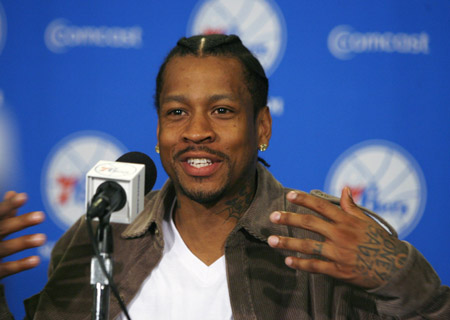 Philadelphia 76ers guard Allen Iverson gestures during a news conference announcing his return to the 76ers in Philadelphia, Pennsylvania December 3, 2009. 
