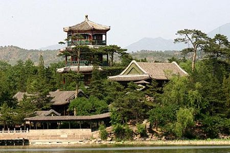 Chengde Summer Palace is located north of Chengde City and is the largest surviving royal garden in China, occupying an area of 564,000 square meters, even bigger than the Summer Palace in Beijing.