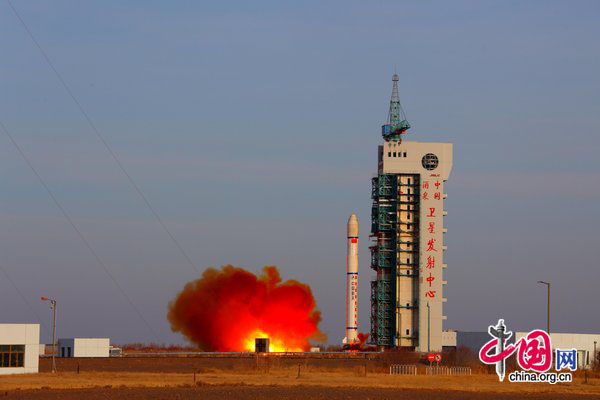 A Long March 2D rocket carrying the remote-sensing satellite &apos;Yaogan VII&apos; lifts off from the Jiuquan Satellite Launch Center in northwestern Gansu Province, December 9, 2009. It will be mainly used for scientific experiment, land resources survey, crop yield estimates and disaster prevention and reduction.[CFP]