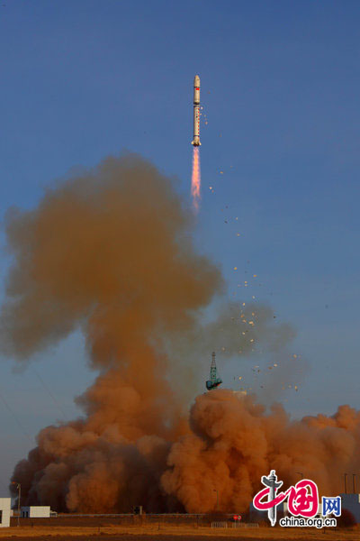 A Long March 2D rocket carrying the remote-sensing satellite &apos;Yaogan VII&apos; lifts off from the Jiuquan Satellite Launch Center in northwestern Gansu Province, December 9, 2009. It will be mainly used for scientific experiment, land resources survey, crop yield estimates and disaster prevention and reduction.[CFP]