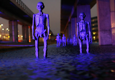 Sculptures from the art installation &apos;The Pulse of the Earth&apos; are displayed outside the United Nations Climate Change Conference 2009 in Copenhagen December 10, 2009. The installation is a part of an initiative to put focus on the consequences of global warming. (Xinhua/Reuters Photo)