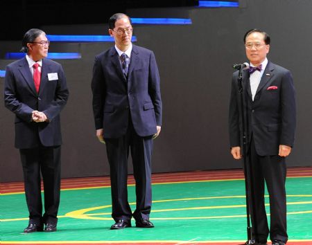 Donald Tsang, chief executive of the Hong Kong Special Administrative Region (HKSAR) declares close of the 2009 East Asian Games in Hong Kong, south China, Dec. 13, 2009. [Song Zhenping/Xinhua]