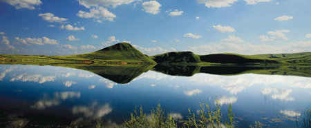 Established in 1985, Xilinguole National Natural Reserve in the Inner Mongolia Autonomous Region is China&apos;s first grassland national reserve that covers a total area of 10,786 square kilometers. It also joined the UNESCO Man and Biosphere Reserve Programme in 1987. [Global times]