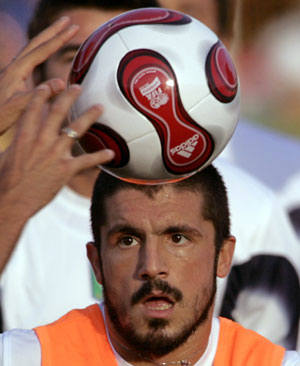 Italian player Gennaro Ivan Gattuso looks on during the training session of the Italian national soccer team at Puskas Ferenc Stadium in Budapest August 21, 2007. Italy will play a friendly soccer match against Hungary on 22 August. (Xinhua/Reuters File Photo) 