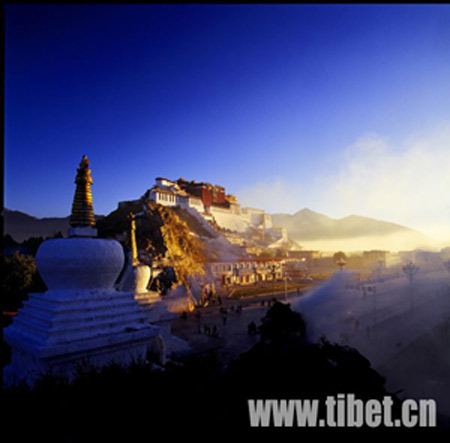 Photo shows a view of the Potala Palace, Lhasa, capital of southwest China's Tibet Autonomous Region. (Photo: tibet.cn) 