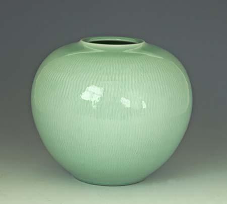 Celadon is a type of pottery originally produced in China, which is characterized by its pale green glaze. [File photo]