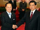 President Hu meets chief of Hong Kong SAR