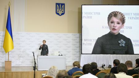 Ukraine's Prime Minister Yulia Tymoshenko speaks during a news conference in Kiev December 29, 2009. (Xinhua/Reuters Photo)