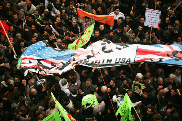 December 30, 2009, Tehran, Iran: Supporters of the Iranian government took to the streets of Tehran during a government backed rally, calling for the execution of opposition leaders and decrying what they say was the &apos;defamation&apos; of a Sunday religious event by anti-government protesters who fought running battles with security forces on that day. [CFP]