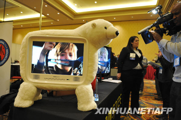 A Hannspree polar bear television is displayed during a media preview for the 2010 International Consumer Electronics Show (CES) in Las Vegas January 5, 2010. [Xinhua/Reuters]