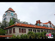 Xiamen University, colloquially known as Xia Da, located in Xiamen, Fujian Province, is the first university in China founded by overseas Chinese. Before 1949, it was named as : University of Amoy. The school motto: 'Pursue Excellence, Strive for Perfection'. This university rank is 13 in China. [Photo by Zhou Yunjie]