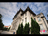 Xiamen University, colloquially known as Xia Da, located in Xiamen, Fujian Province, is the first university in China founded by overseas Chinese. Before 1949, it was named as : University of Amoy. The school motto: 'Pursue Excellence, Strive for Perfection'. This university rank is 13 in China. [Photo by Zhou Yunjie]