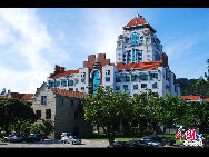 Xiamen University, colloquially known as Xia Da, located in Xiamen, Fujian Province, is the first university in China founded by overseas Chinese. Before 1949, it was named as : University of Amoy. The school motto: 'Pursue Excellence, Strive for Perfection'. This university rank is 13 in China. [Photo by Zhou Yunjie]