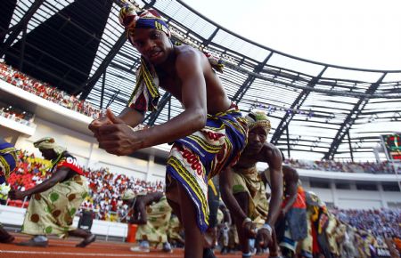 Traditional dancers perform at the opening ceremony of the African Nations Cup soccer tournament in Luanda January 10, 2010.(Xinhua/Reuters Photo)